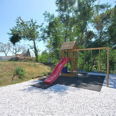 Вилла Emozione Сарцана